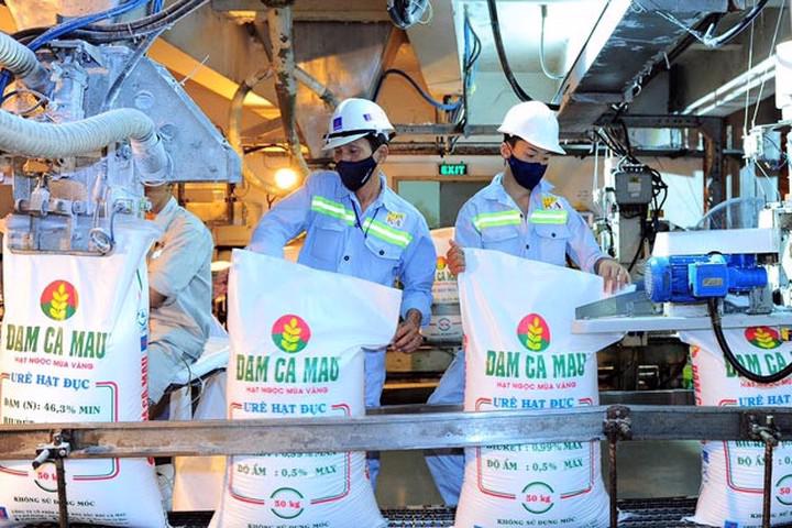Fertilizer production at the Ca Mau Petroleum Fertilizer Joint Stock Company.