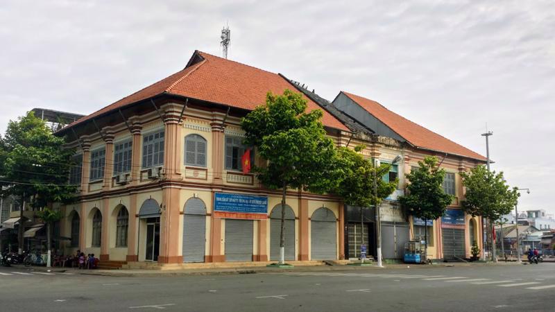 Từng c&oacute; tuyến đường sắt TP.HCM đi Miền T&acirc;y l&agrave; tuyến S&agrave;i G&ograve;n - Mỹ Tho. Ảnh: Ga Mỹ Tho, nay l&agrave; trụ sở Sở Ngoại vụ Tiền Giang.