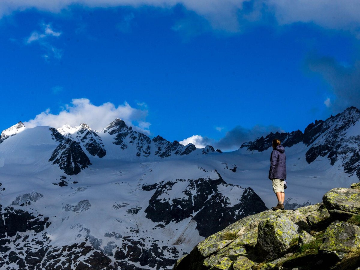 R&otilde; r&agrave;ng l&agrave; thời kỳ ho&agrave;ng kim của du lịch leo n&uacute;i băng đang ở ph&iacute;a sau ch&uacute;ng ta.