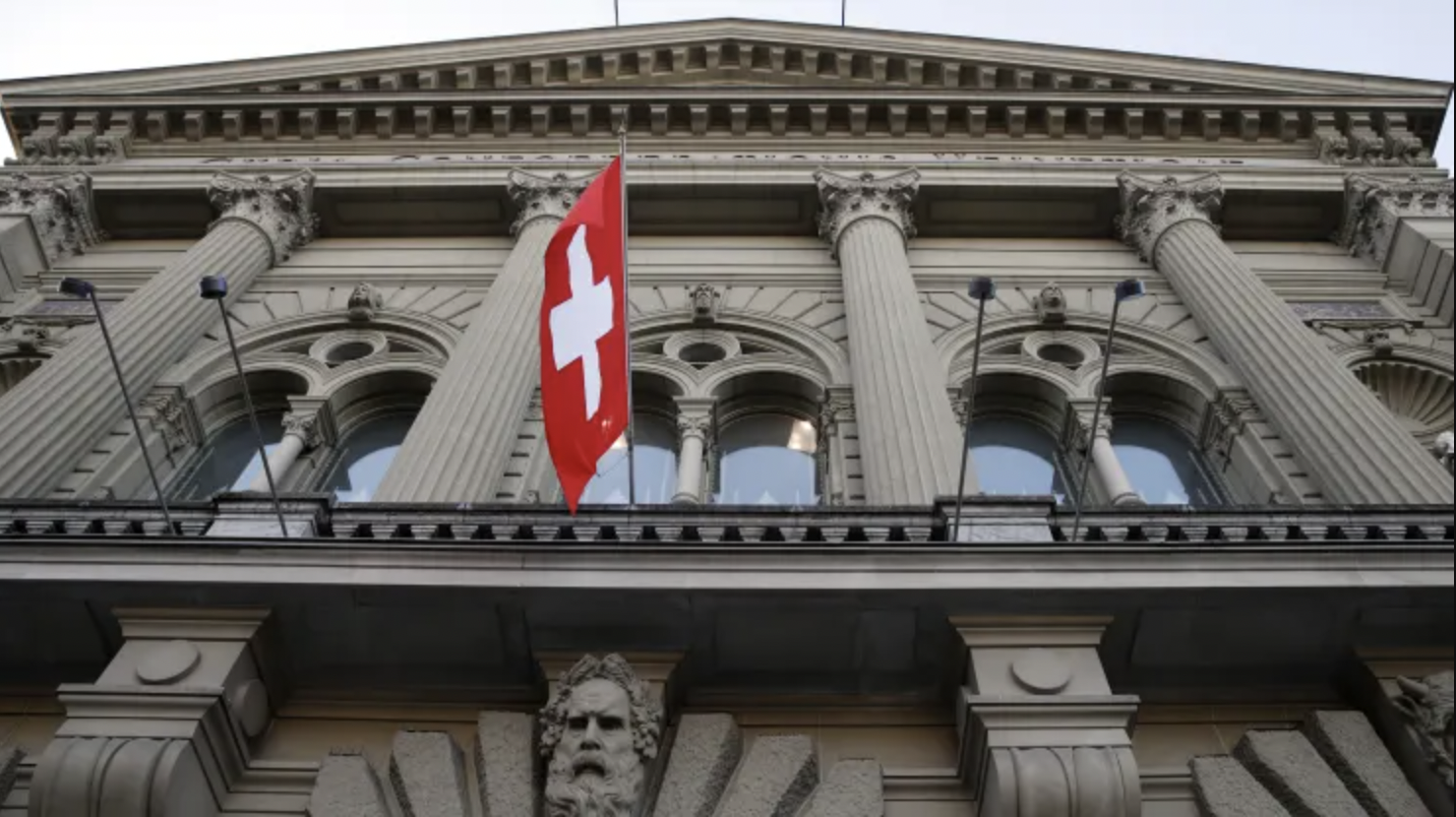 Trụ sở Ngân hàng Trung ương Thuỵ Sỹ (SNB) ở Bern - Ảnh: Bloomberg/CNBC.