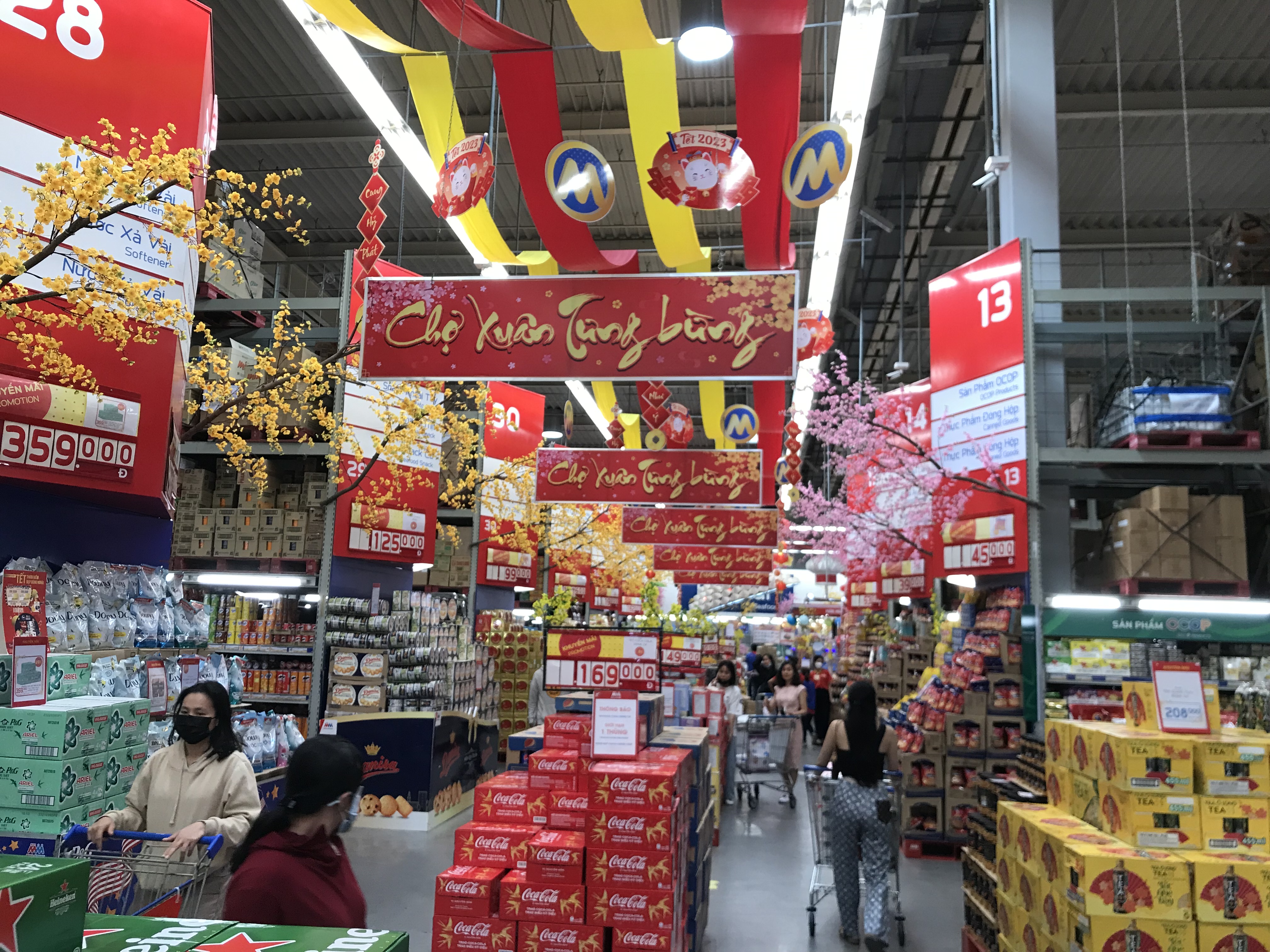 Doanh thu bán lẻ hàng hóa của TP.HCM năm 2022 đạt 625.520 tỷ đồng, tăng 20,5% so với năm 2021.