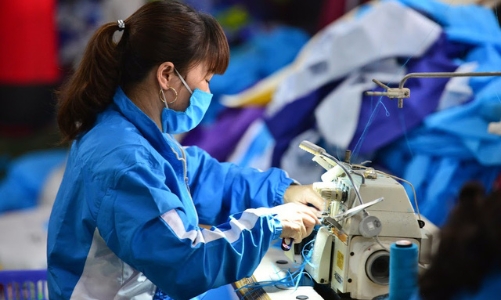 Nghiên cứu dùng kinh phí công đoàn hỗ trợ lao động mất việc 