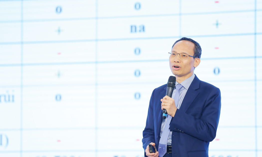 TS. Cấn Văn Lực cho rằng có lẽ thế giới sẽ suy thoái trong năm nay nhưng có ba đặc điểm cần lưu ý.
