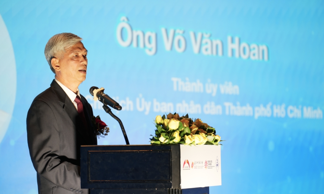 Ông Võ Văn Hoan, Phó chủ tịch UBND TP.HCM phát biểu khai mạc Hội nghị Xúc tiến Đầu tư Hồng Kông – TP.Hồ Chí Minh tối ngày 12/1.