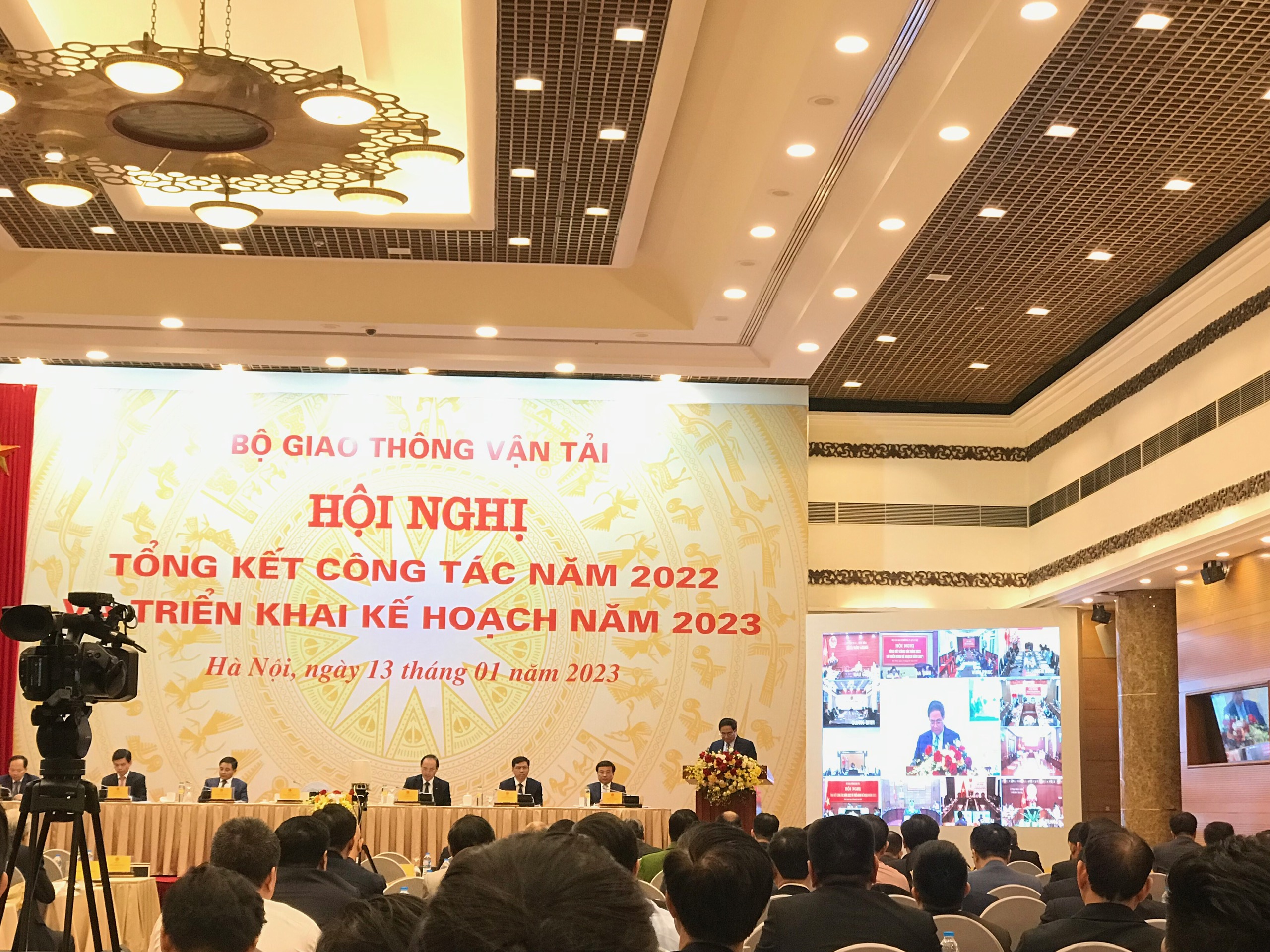 Thủ tướng lưu ý tăng cường giám sát, nhất là trong công tác đấu thầu, giám sát thi công.