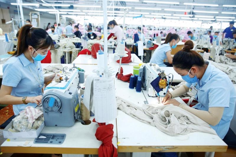 Falling orders hit enterprises and workers