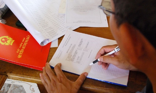 Rủi ro mất “đất vàng” vì nhờ đứng tên giao dịch