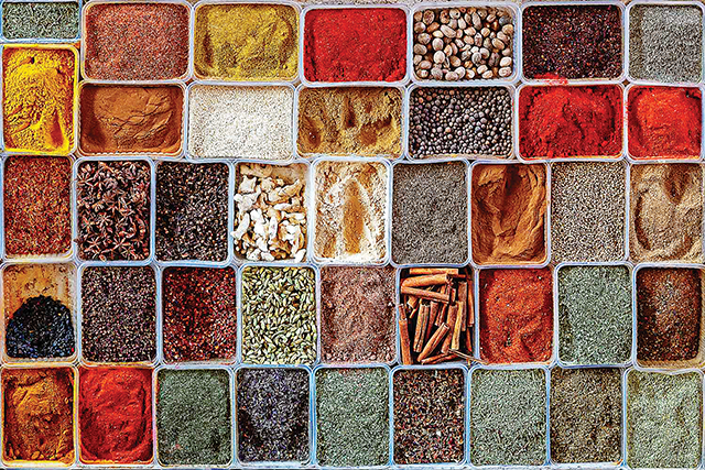 Việt Nam c&oacute; tr&ecirc;n 1.000 loại gia vị kh&aacute;c nhau, trong đ&oacute; c&oacute; những loại rất đặc trưng, độc đ&aacute;o m&agrave; kh&ocirc;ng quốc gia n&agrave;o c&oacute;.