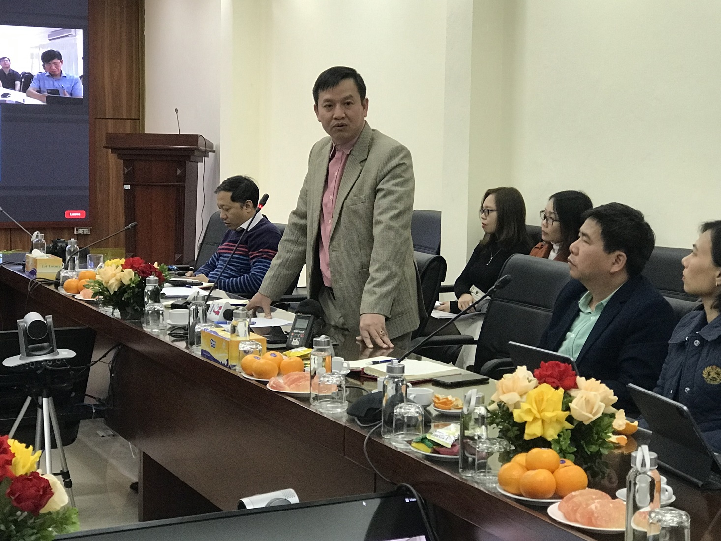 &Ocirc;ng Huỳnh Tấn Đạt ph&aacute;t biểu tại họp b&aacute;o.