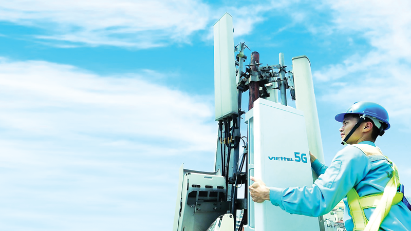 Communications services revenue hits $5.8bln