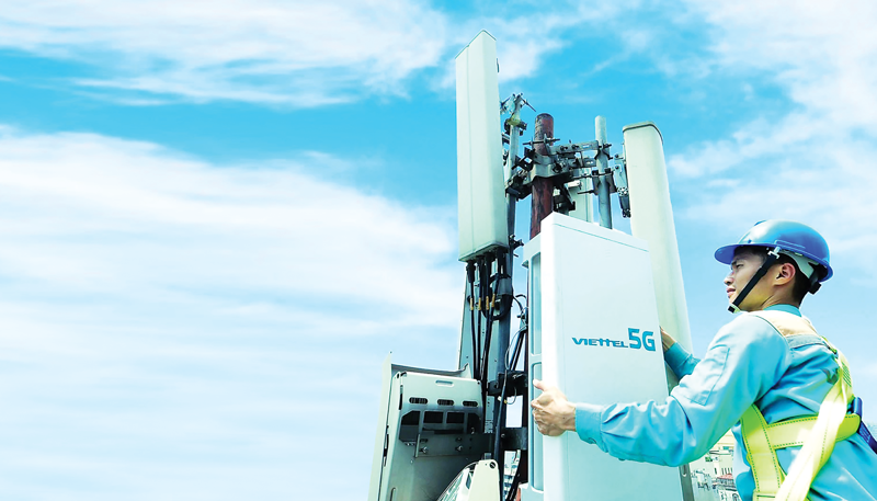 Communications services revenue hits $5.8bln