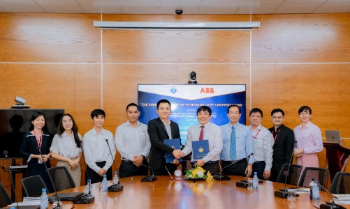 ABB hợp tác với các trường đại học hàng đầu Việt Nam đào tạo công nghệ robot