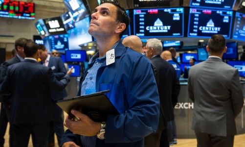 Chứng khoán Mỹ xanh rực sau dữ liệu GDP, giá dầu tăng mạnh