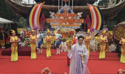 Khai hội chùa Hương 2023: Cầu nối giữa quá khứ và tương lai