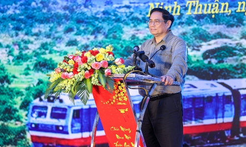 Thủ tướng yêu cầu vừa nâng cấp đường sắt Hà Nội - TP.HCM, vừa nghiên cứu đầu tư đường sắt tốc độ cao Bắc - Nam