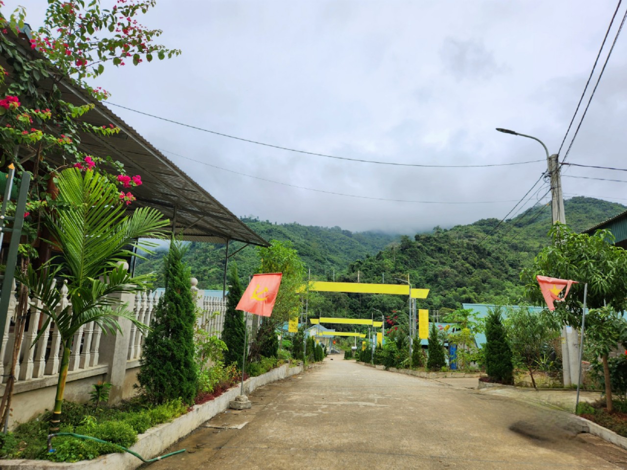 Bản làng được xây dựng lại khang trang
