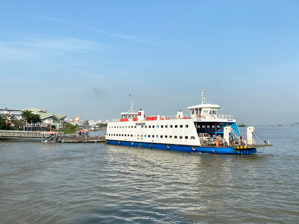 Phà Thuận Giang là một trong mười bến phà trên địa bàn tỉnh An Giang.
