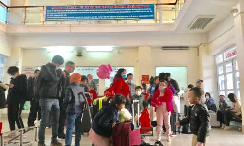 Đường sắt, hàng không đắt khách dịp Tết, vận tải tháng 1 tăng gần 35%