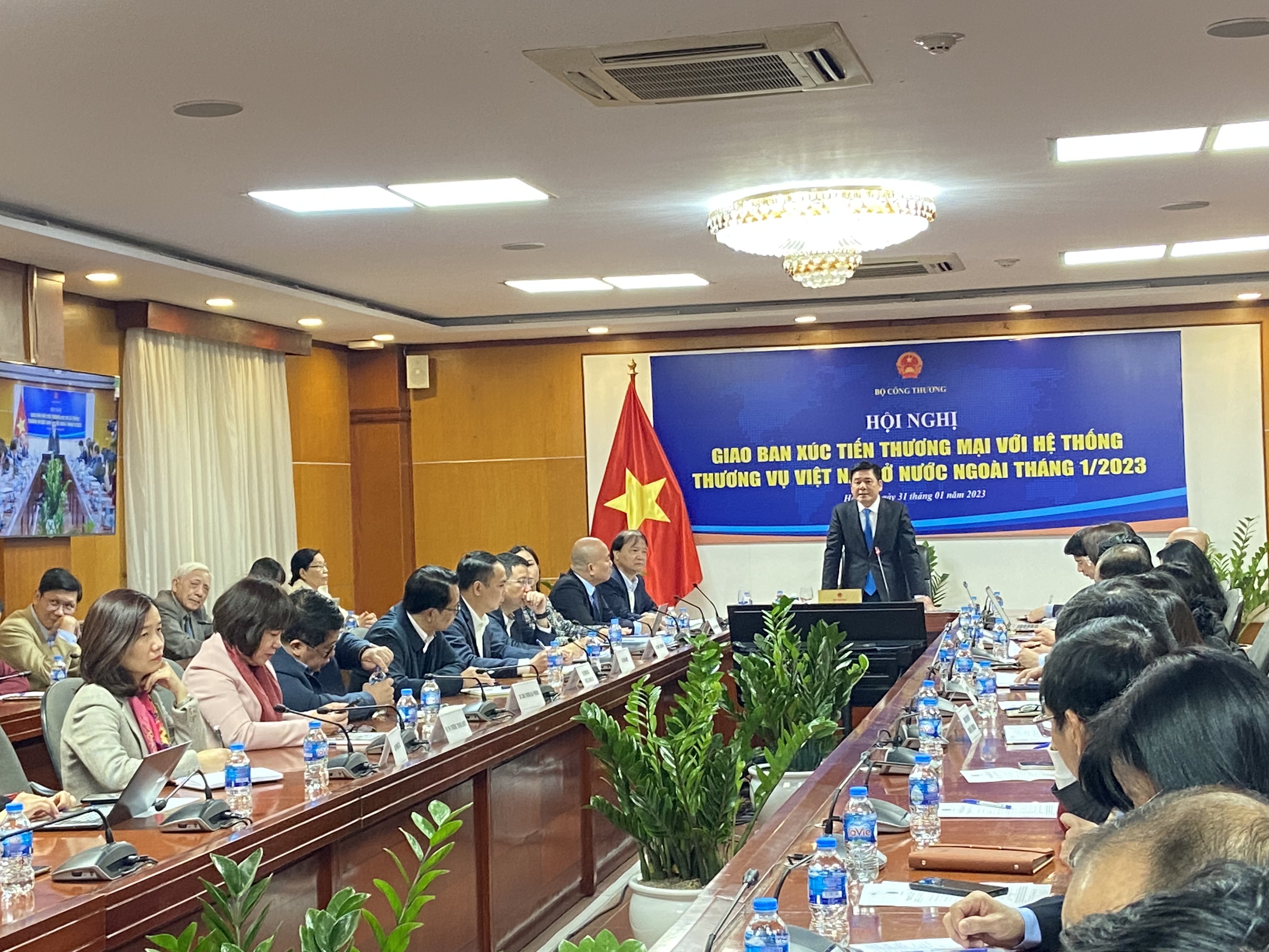 Bộ trưởng Nguyễn Hồng Di&ecirc;n chủ tr&igrave; hội nghị.
