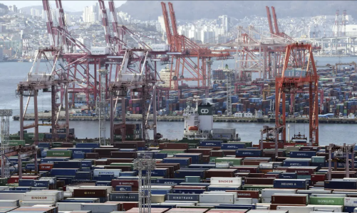 Hàn Quốc thâm hụt thương mại kỷ lục, nền kinh tế cận kề suy thoái