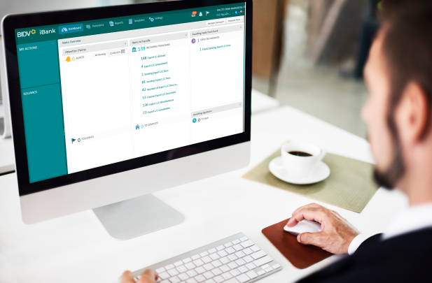 Kh&aacute;ch h&agrave;ng sử dụng dịch vụ t&agrave;i trợ thương mại tr&ecirc;n BIDV iBank