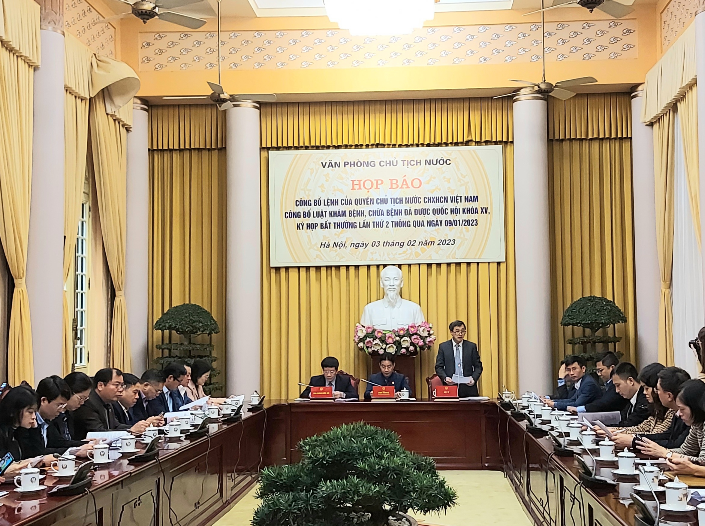 Quang cảnh buổi họp báo sáng 3/2.