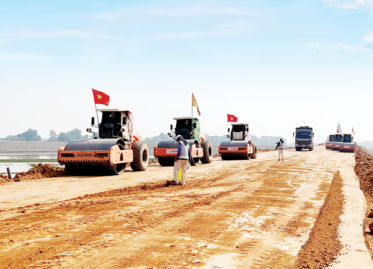 Theo tính toán, Bộ Giao thông vận tải phải giải ngân khoảng 8.000 tỷ đồng.