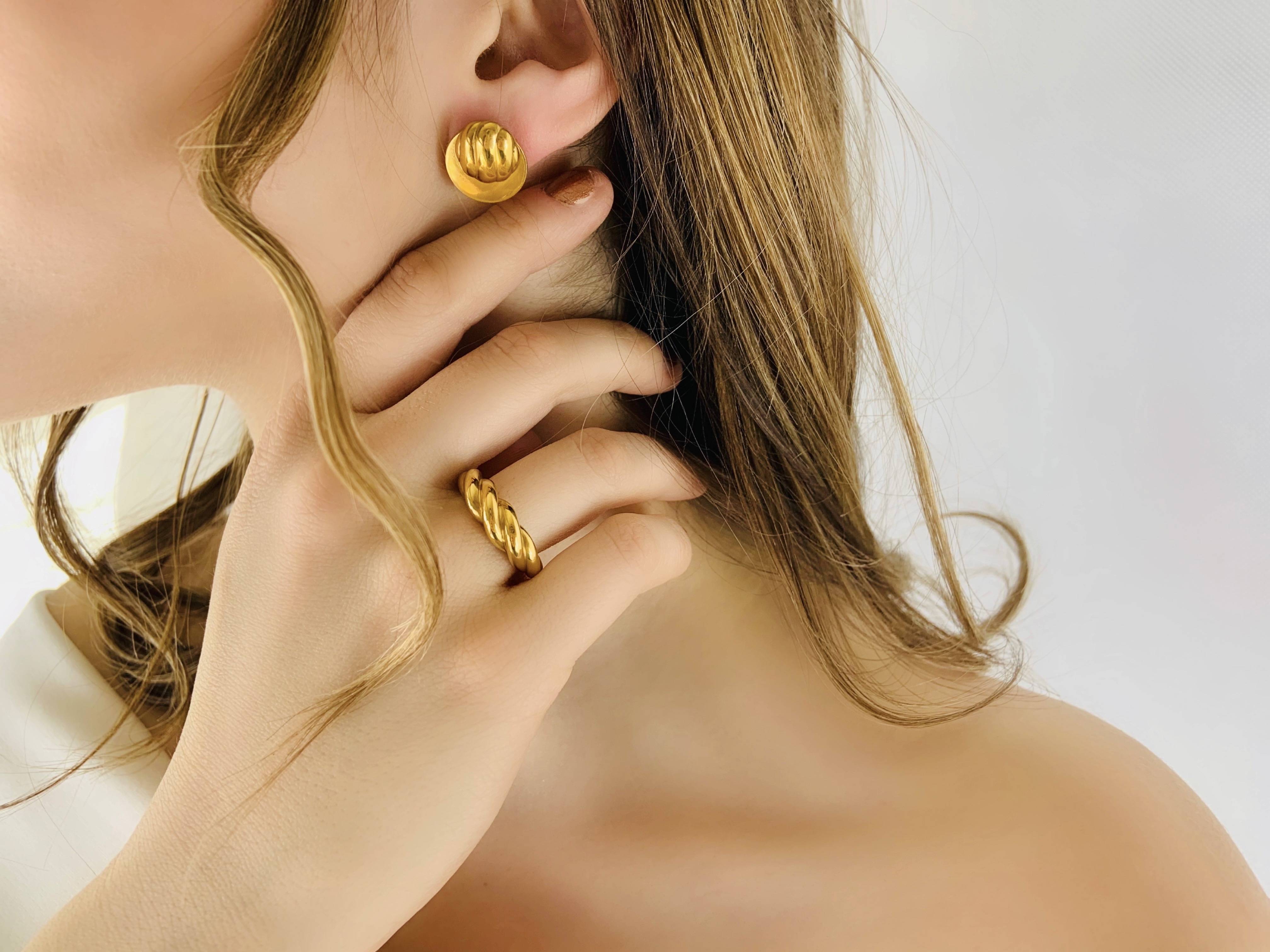 Trang sức l&agrave;m từ v&agrave;ng t&aacute;i chế của thương hiệu&nbsp;Generation Collection.