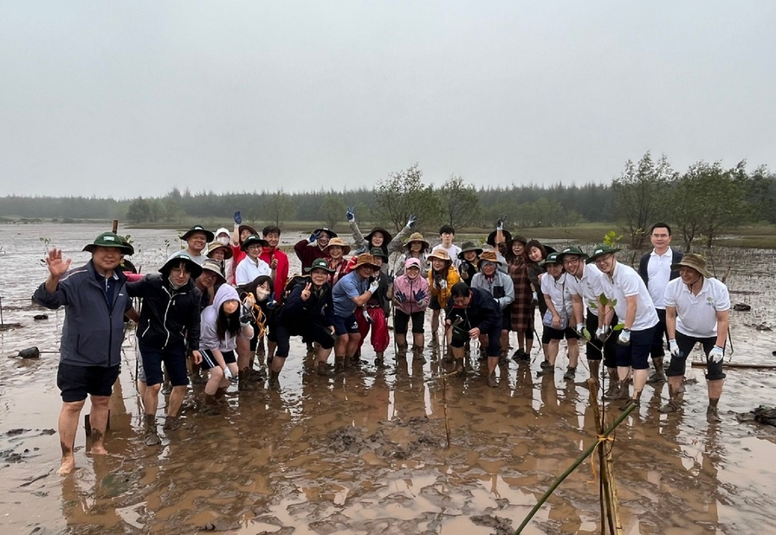 Khởi động trồng rừng tại Cồn Nổi, huyện Kim Sơn, tỉnh Ninh Bình.