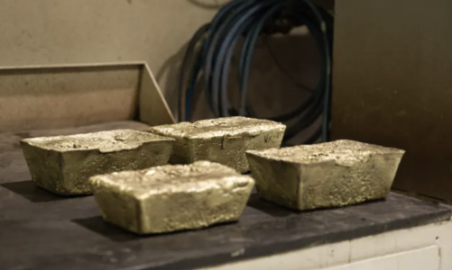 Giá vàng thế giới giữ đà hồi phục, trong nước nhích lên