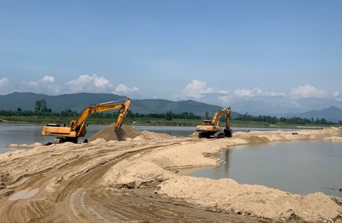 Mỏ cát Tịnh An - Nghĩa Dũng có trữ lượng lớn vừa được tỉnh Quãng Ngãi đấu giá thành công 