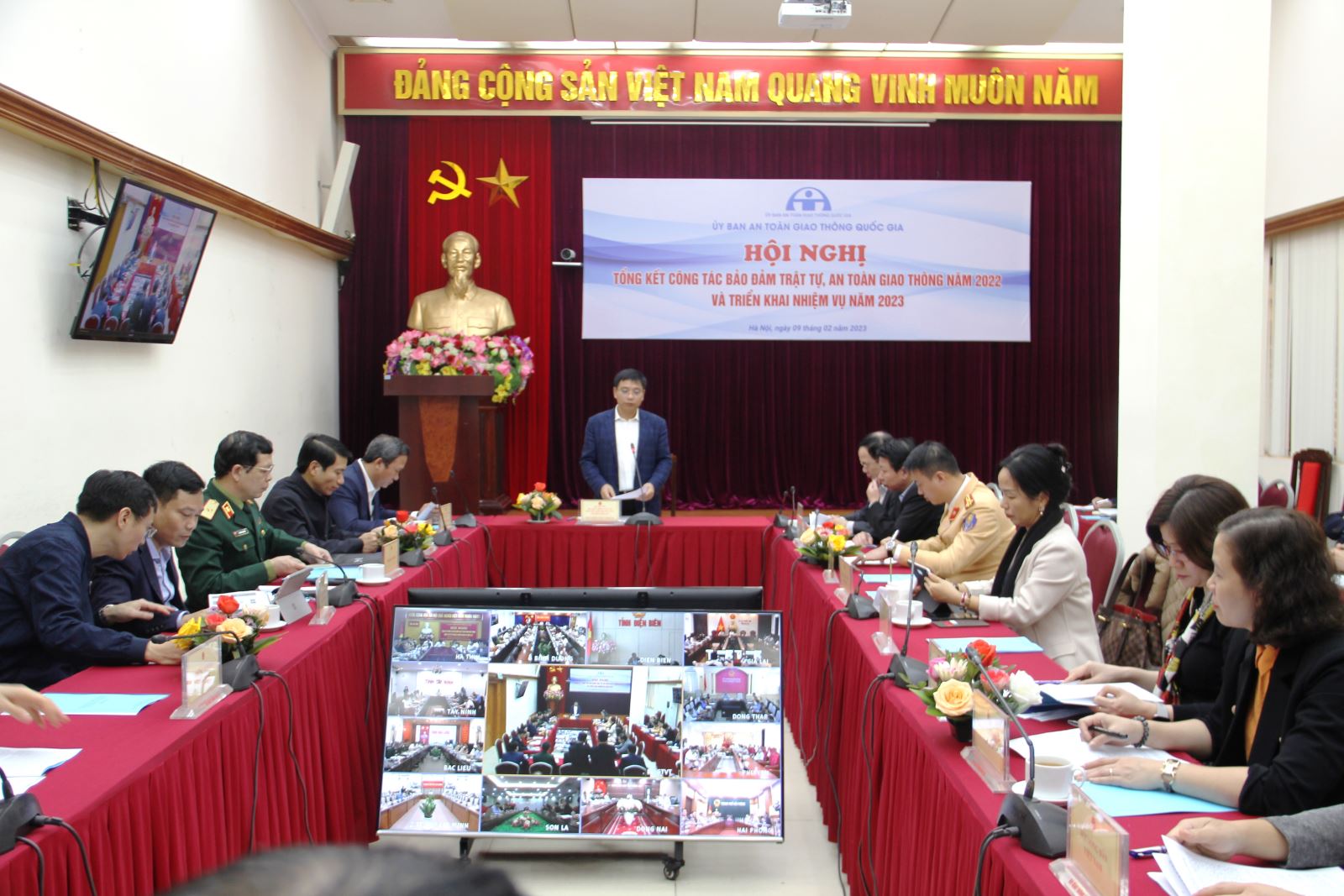 Năm 2023, mục tiêu kéo giảm tai nạn giao thông tối thiểu 10% trên cả 3 tiêu chí ở mỗi địa phương và toàn quốc và từng bước khắc phục ùn tắc giao thông.