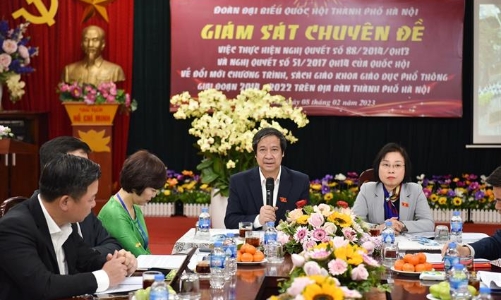 “Không có áp lực chọn sách giáo khoa, quyết tâm đi đến cùng đổi mới”