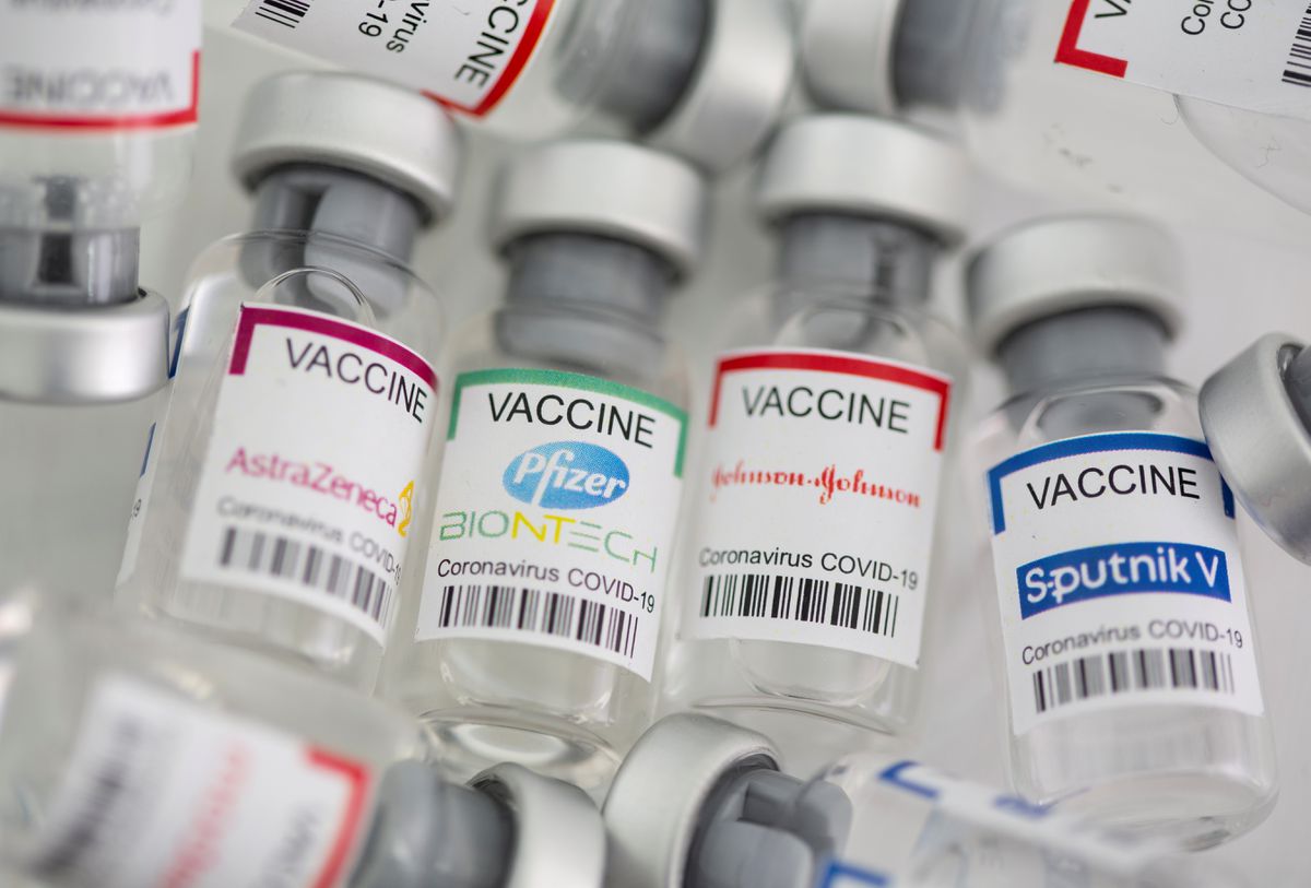 Doanh thu từ vaccine và các loại thuốc điều trị Covid-19 có thể giảm gần 2/3 trong năm nay.