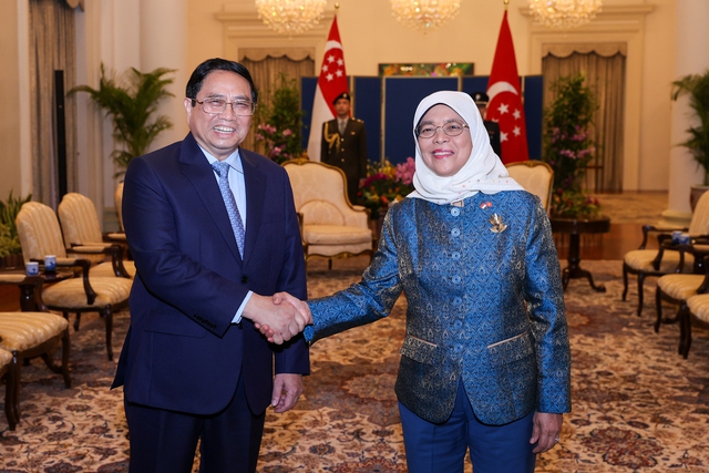 Thủ tướng Phạm Minh Chính hội kiến Tổng thống Singapore Halimah Yacob. Ảnh - VGP. 