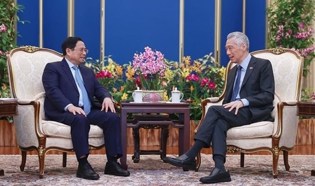 PM holds talks with Singaporean counterpart