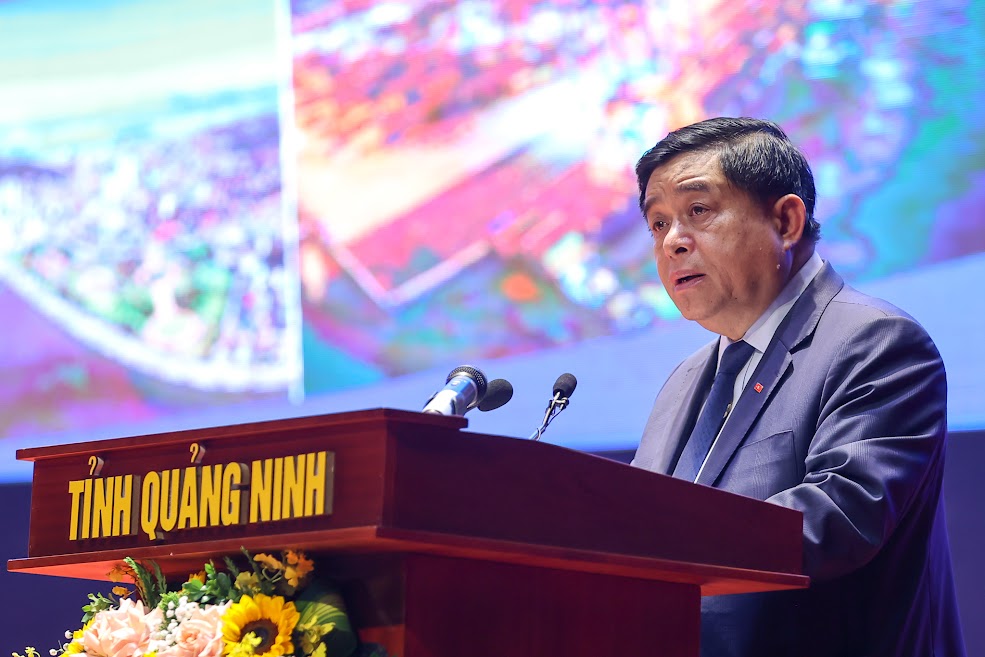 Bộ trưởng Kế hoạch và Đầu tư Nguyễn Chí Dũng công bố Nghị quyết số 14/NQ-CP ngày 8/2/2023 của Chính phủ ban hành Chương trình hành động thực hiện Nghị quyết số 30-NQ/TW của Bộ Chính trị - Ảnh: VGP
