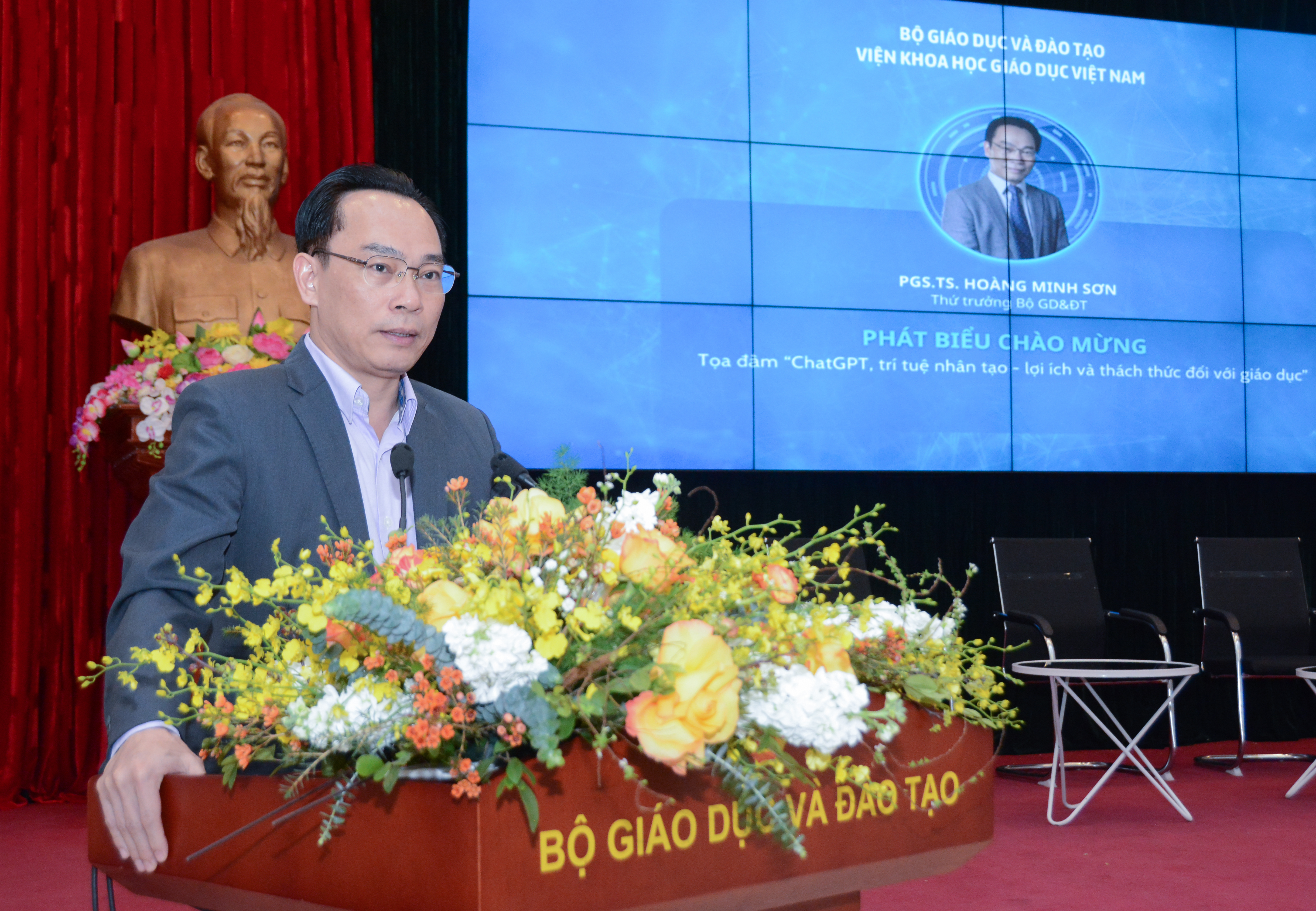 Thứ trưởng Hoàng Minh Sơn phát biểu tại tọa đàm.