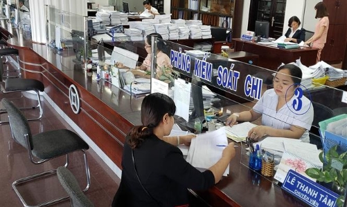 Kho bạc Nhà nước cấm công chức yêu cầu khách hàng hoàn thiện hồ sơ quá một lần
