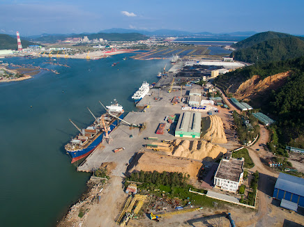 Cảng tổng hợp kĩ thuật dầu kh&iacute; Nghi Sơn