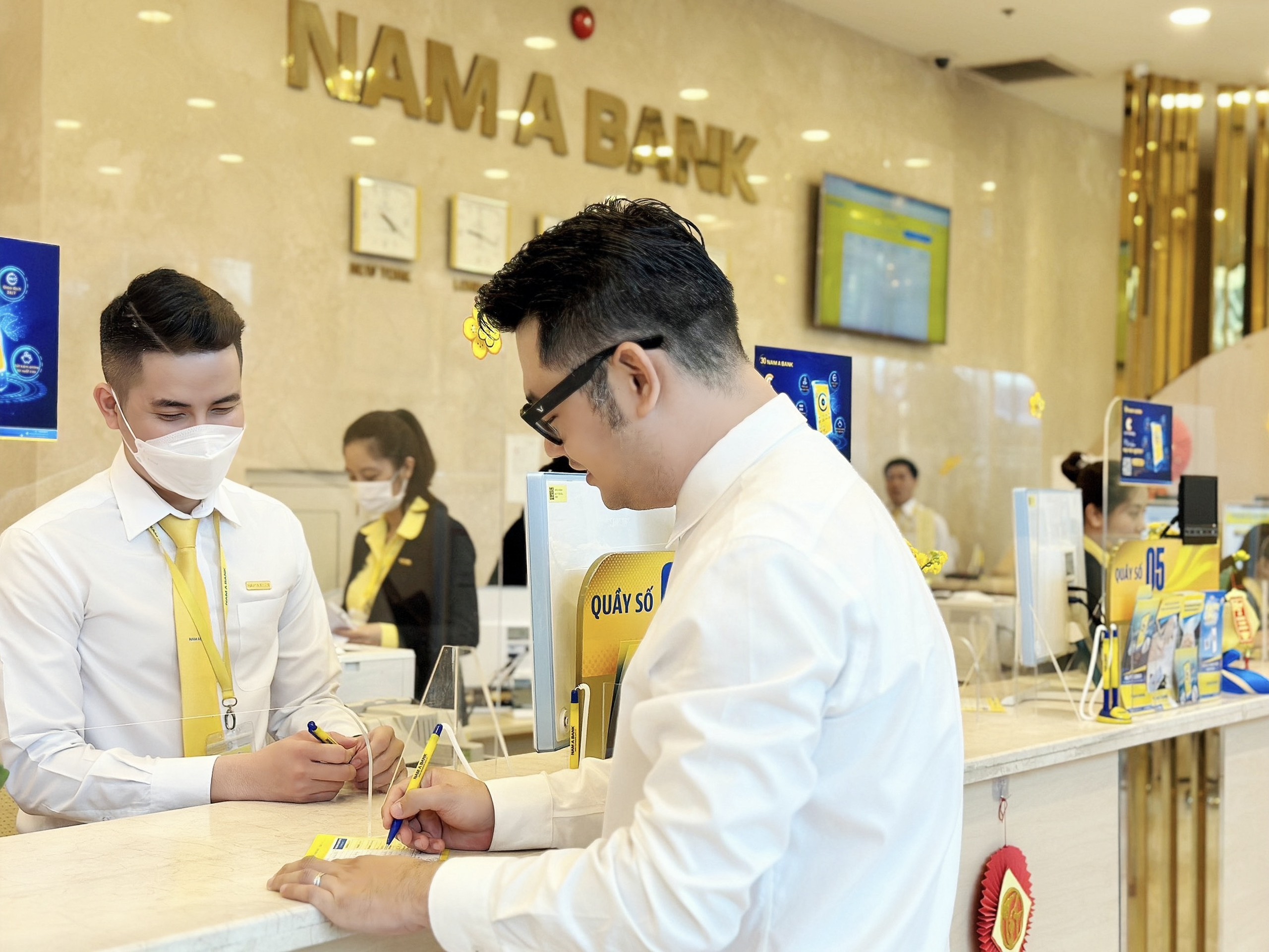 Hệ sinh thái ngân hàng số ONEBANK, Open Banking, Robot OPBA… của Nam A Bank được khách hàng và chuyên gia trong ngành đánh giá cao về tính tiện ích và bảo mật thông tin.