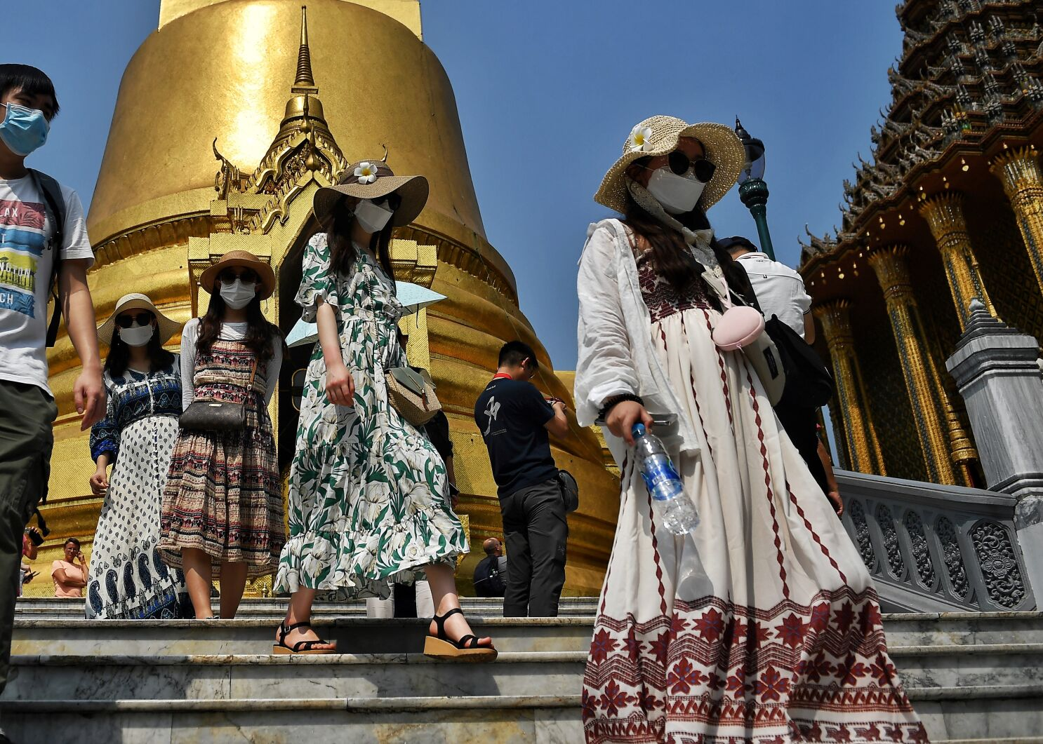 Ngay trong ngày đầu tiên, Thái Lan đã đón 13 chuyến bay với hàng trăm khách Trung Quốc.