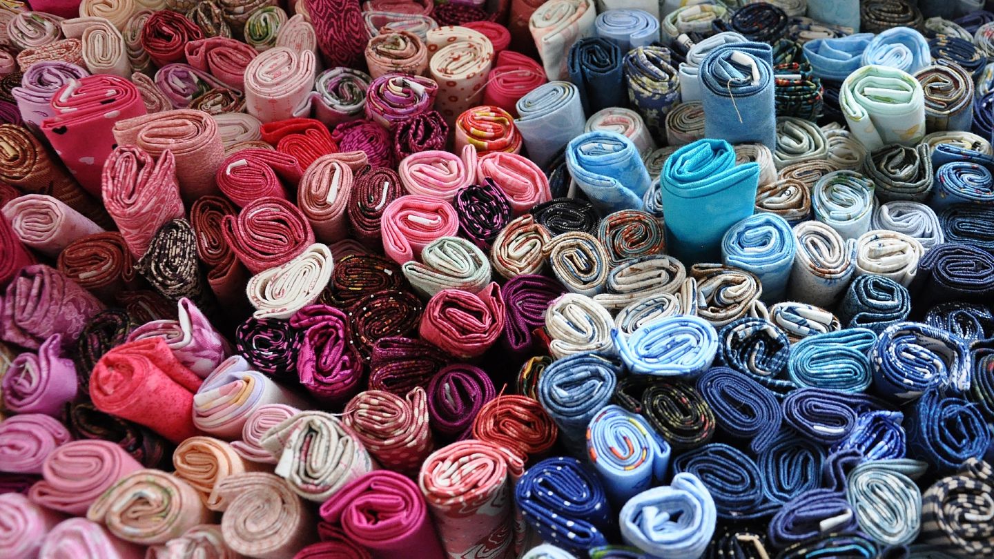 Điều đặc biệt của vải dư chính là họa tiết độc nhất vô nhị để cho ra mắt các bộ sưu tập, do đó rất phù hợp cho các nhãn hiệu vừa và nhỏ để tiết kiệm chi phí.