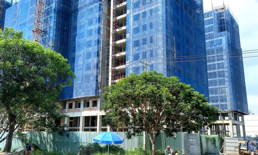 Tình trạng tắc nghẽn pháp lý gây ách tắc nguồn cung và khó khăn cho chủ đầu tư.