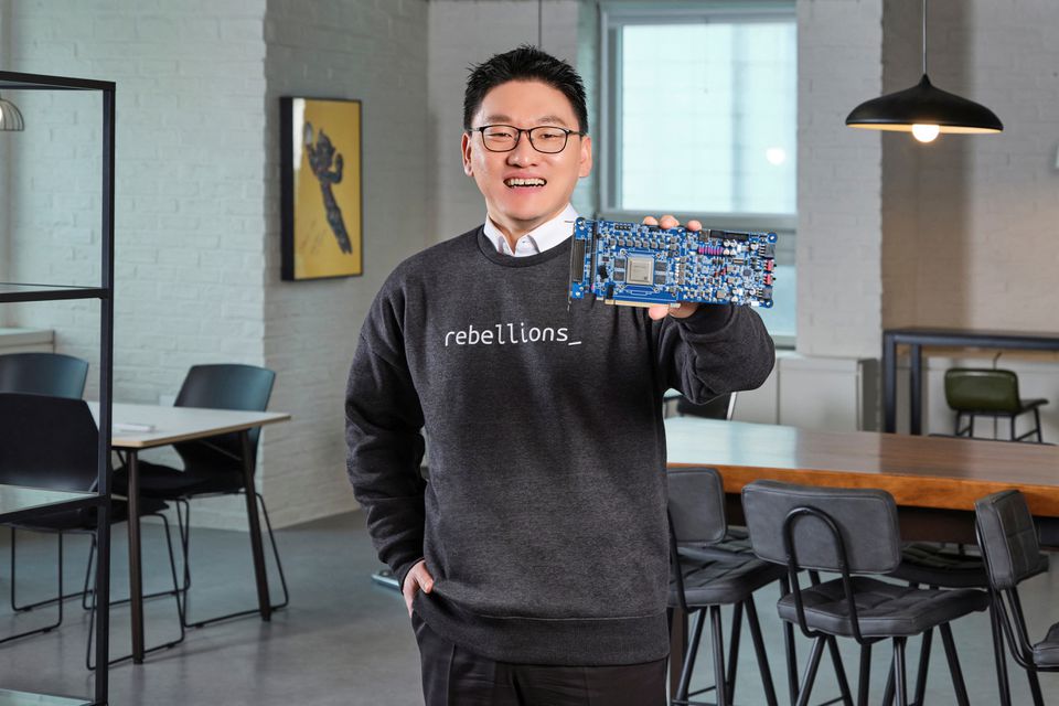 Hàn Quốc đặt mục tiêu tham gia cuộc đua AI khi công ty khởi nghiệp Rebellions ra mắt chip mới