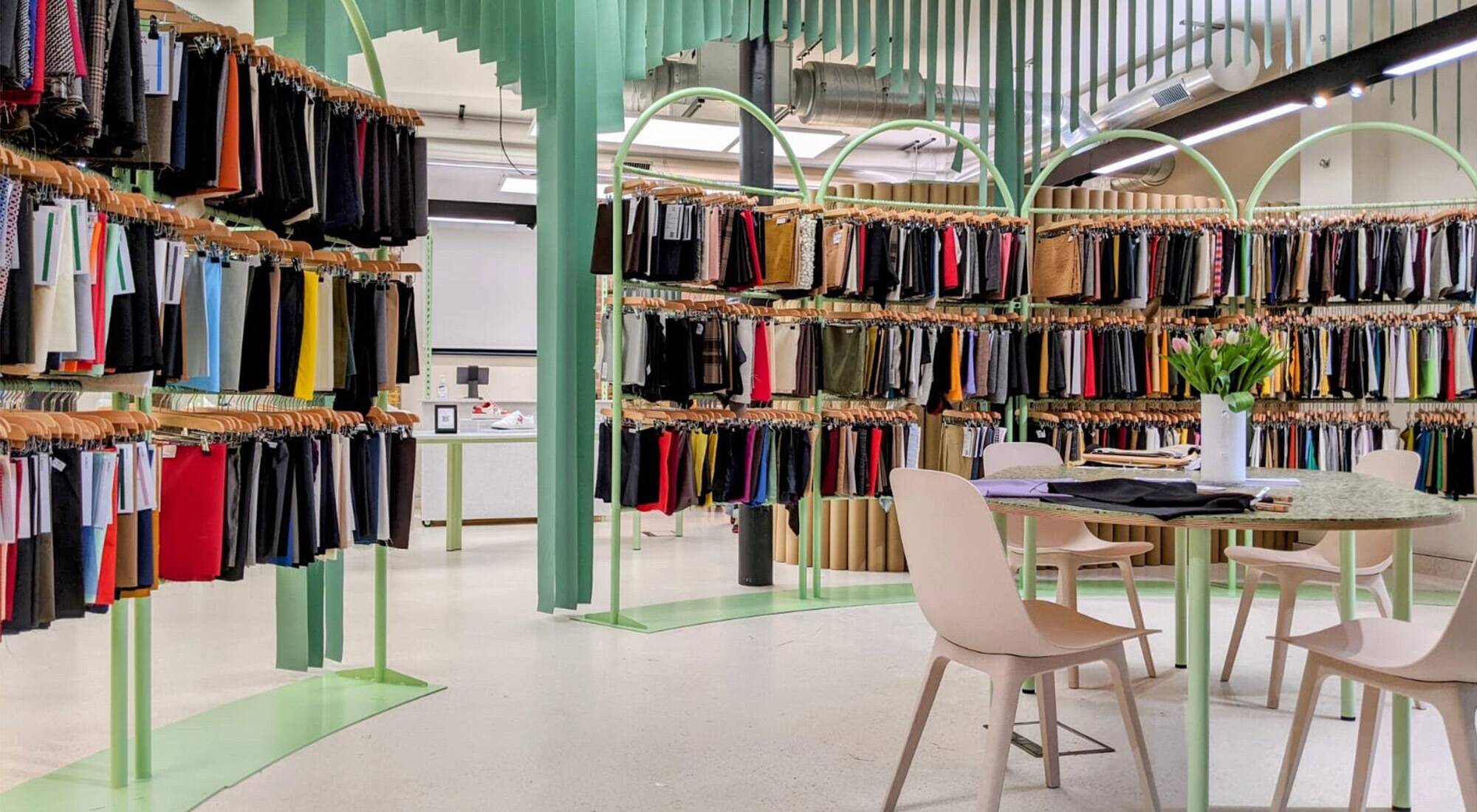 Kho vải thừa vủa dự án Nona Source. Ảnh: LVMH