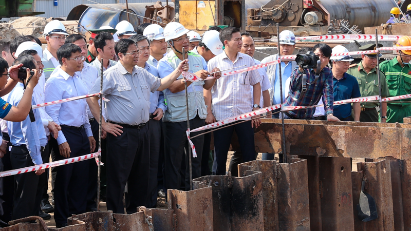 PM calls for faster construction of Mekong Delta bridge