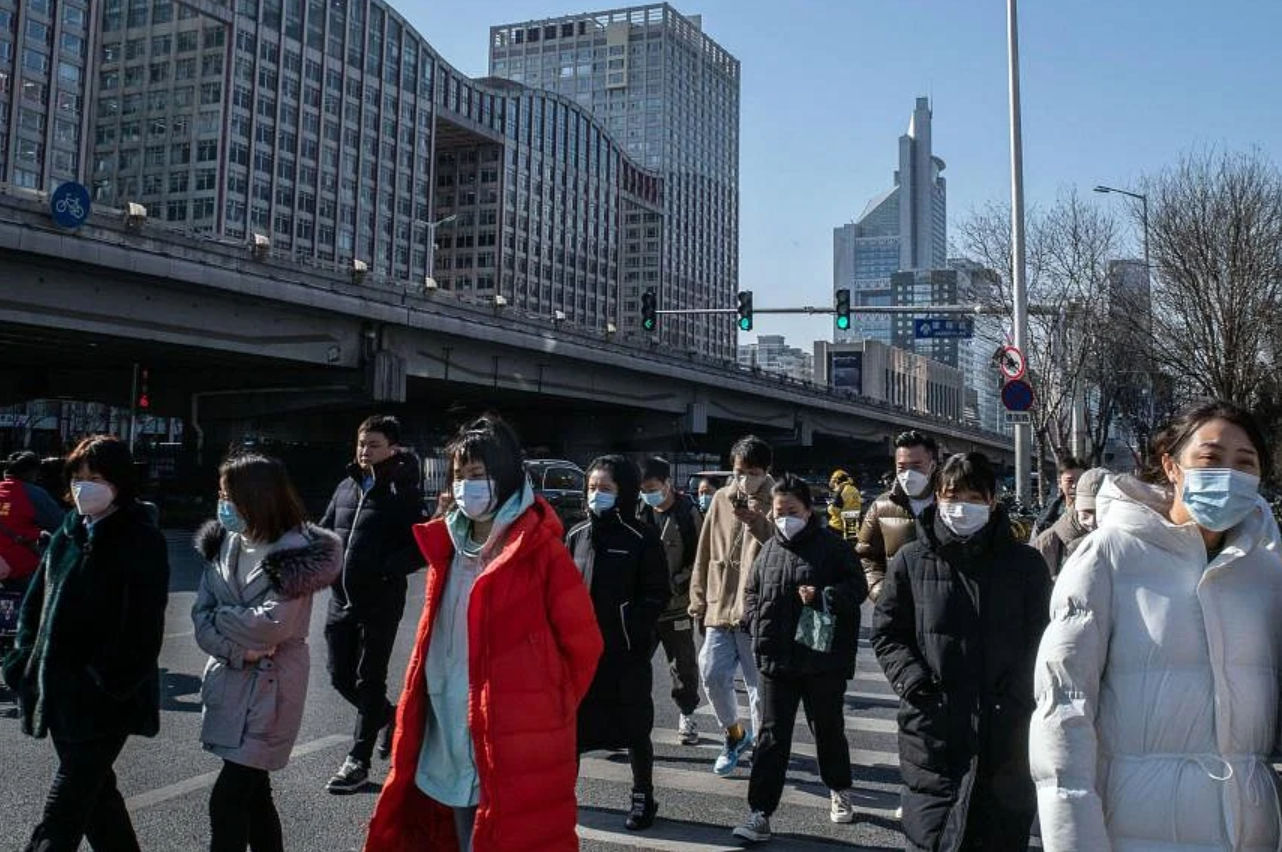 Nỗi bất an về tương lai khiến người dân Trung Quốc không muốn mở hầu bao - Ảnh: Getty Images