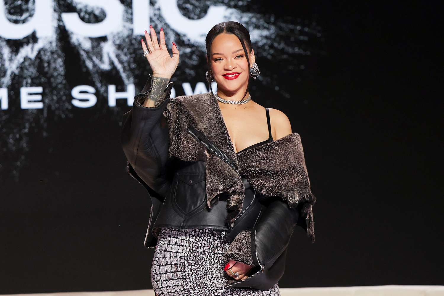 Sau 6 năm kh&ocirc;ng ra nhạc, Rihanna đ&atilde; th&agrave;nh c&ocirc;ng rực rỡ ở cương vị một doanh nh&acirc;n với khối t&agrave;i sản ở mức 1,4 tỷ USD.