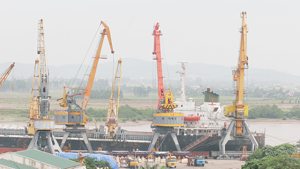 Đề xuất sửa đổi loạt giá dịch vụ cảng biển